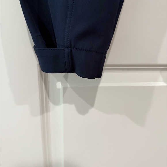 Athleta Women’s Navy Endless high rise Cargo Pant - Picture 2 of 5